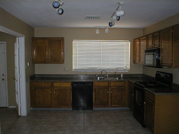 3rd image of 1401 N ASHLAND Avenue