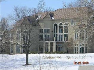 6415 Augusta Pl, Parkville, MO 64152