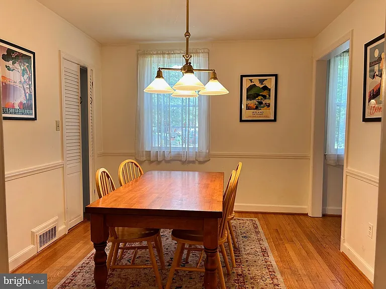 812 Woodside Pkwy — Photo 16