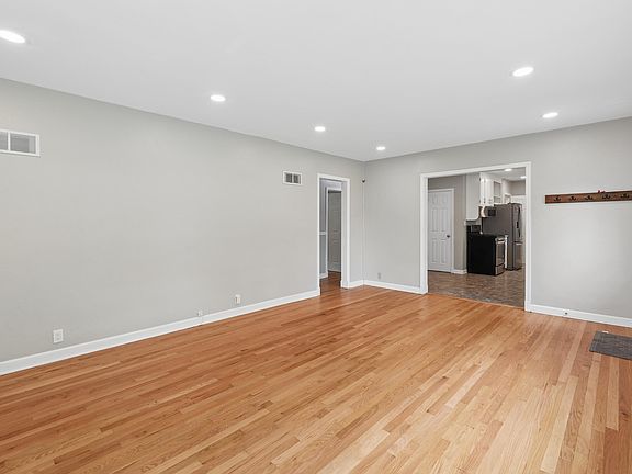 4th image of 1407 Clark Ave