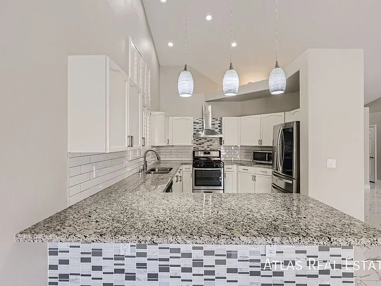 7824 White Grass Ave — Photo 10