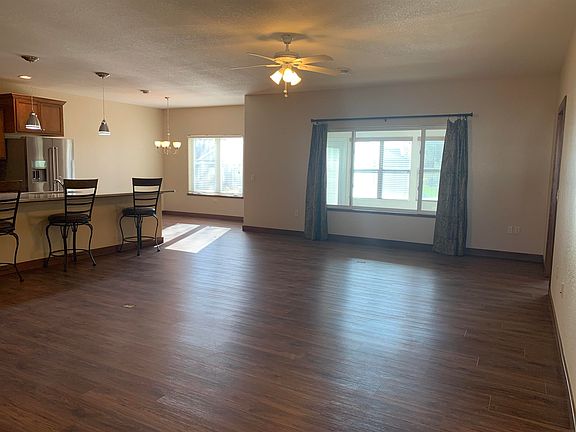 3rd image of 529 Autumn Ln APT C