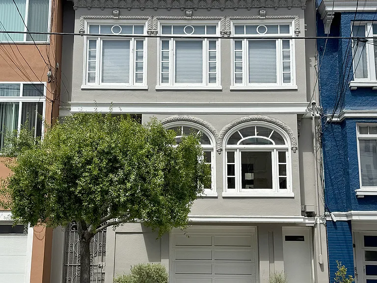 431 9th Ave — Photo 1