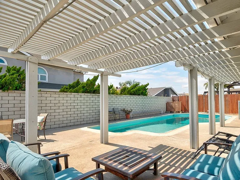 21111 Barbados Cir — Photo 41