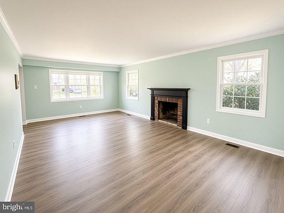 4th image of 12805 Cedarbrook Ln