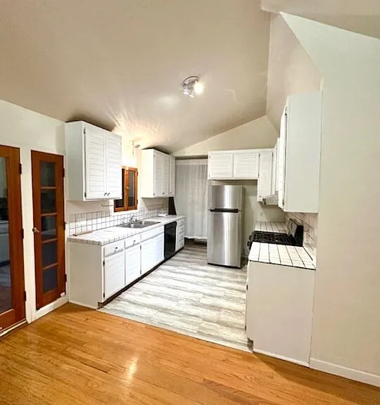 9012 Phyllis Ave — Photo 4