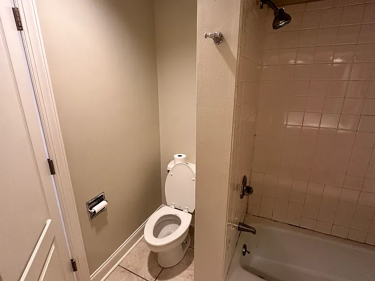 324 Lindsay St — Photo 8