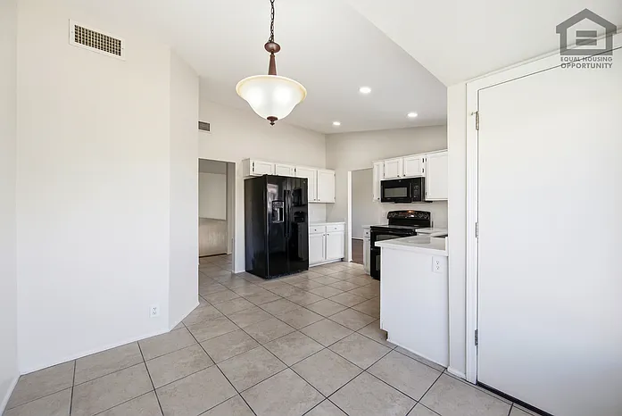 7202 W Corrine Dr — Photo 17