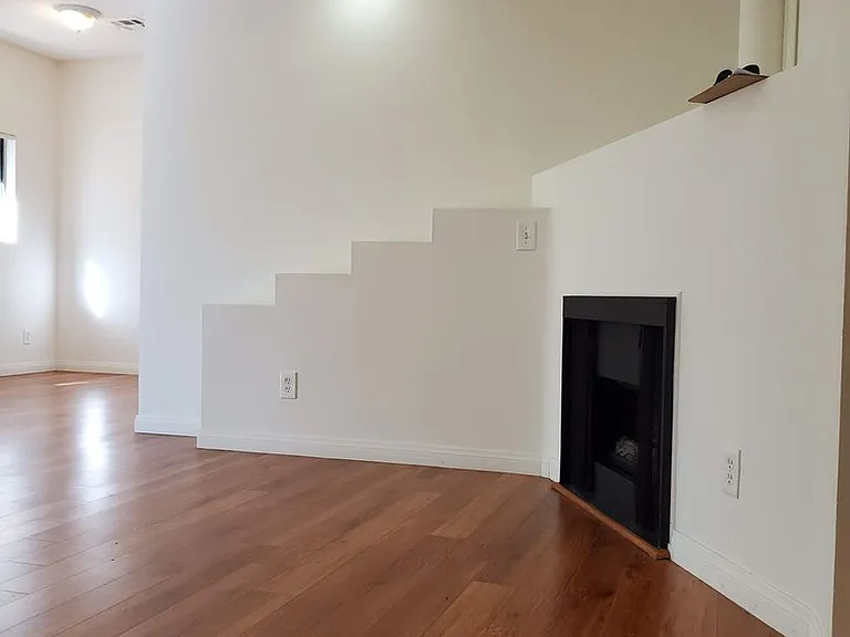 12707 Caswell Ave — Photo 1