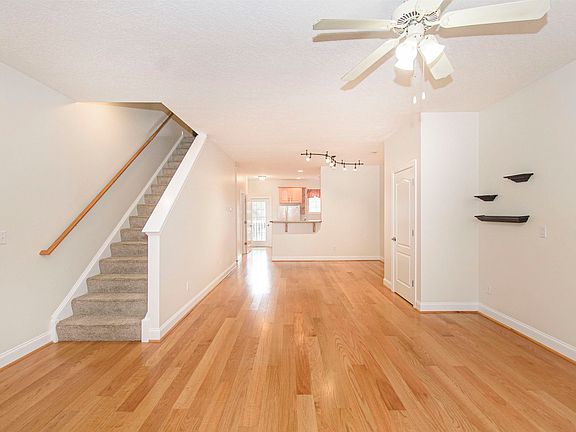 4th image of 246 Sheliah Ct