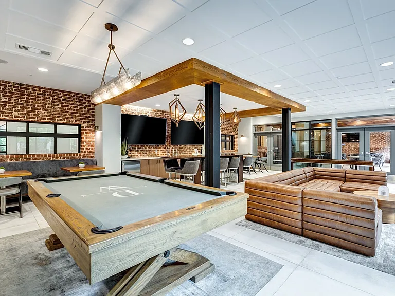 District West — Photo 13