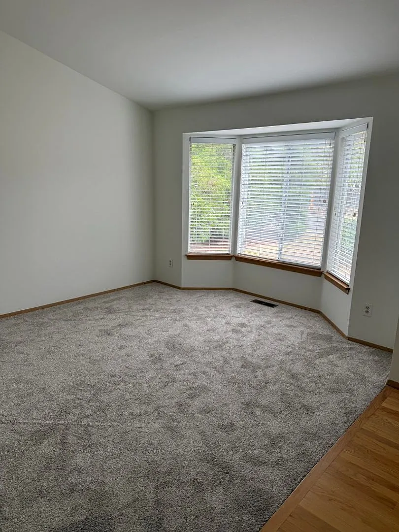 3Bd/2Ba Maple Valley Home — Photo 2