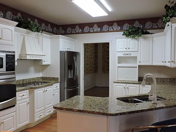 5th image of 104 Meadow View Dr