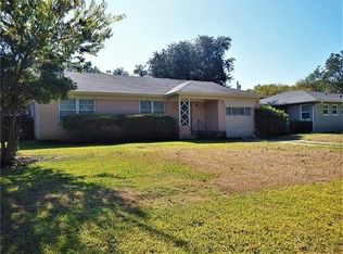 1813 Baxley Dr, Carrollton, TX 75006