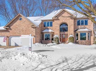 303 Woodside Ct, West Chicago, IL 60185