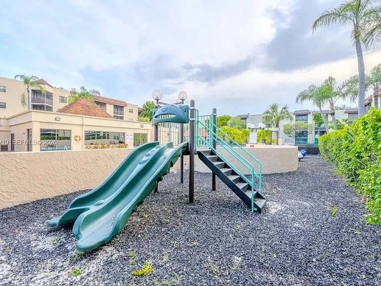 10451 W Broward Blvd #201 — Photo 35