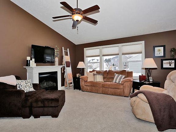 2nd image of 12886 Sweetbriar Dr