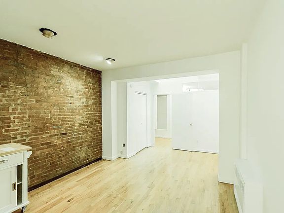 5th image of 146 E 39th St APT 2C