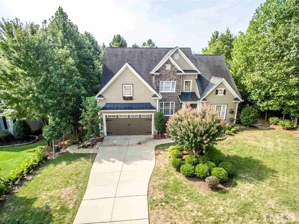 136 Brightling Way, Holly Springs, NC 27540