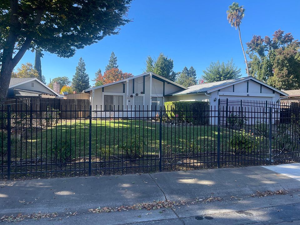 Charming home with fully enclosed front yard