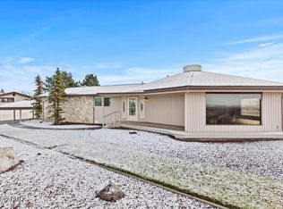 210 Summit Dr, Grandview, WA 98930