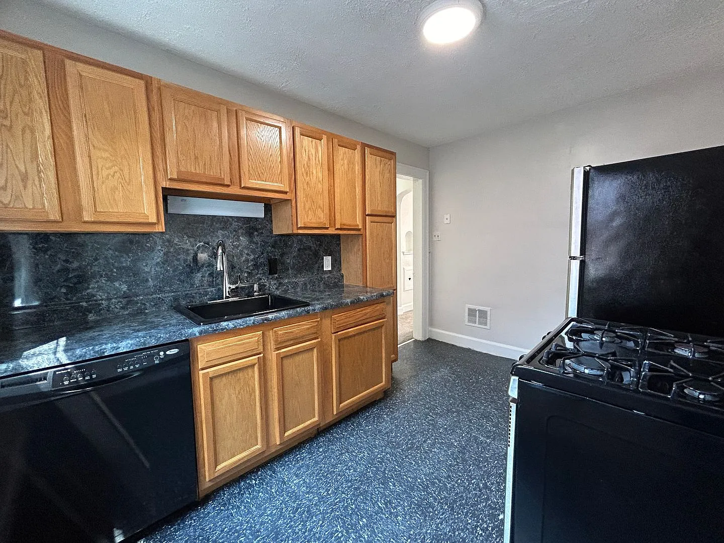 20445 Stratford Rd, Detroit, MI 48221 — Photo 2