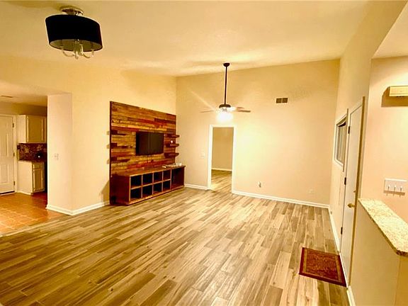 4th image of 822 Bonnie Glen Dr SE #822