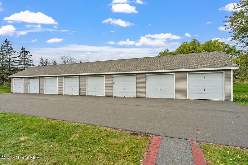 5th image of 25 Coralberry Court