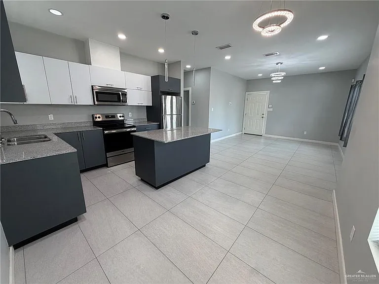 2022 Summerland Ln #1 — Photo 6