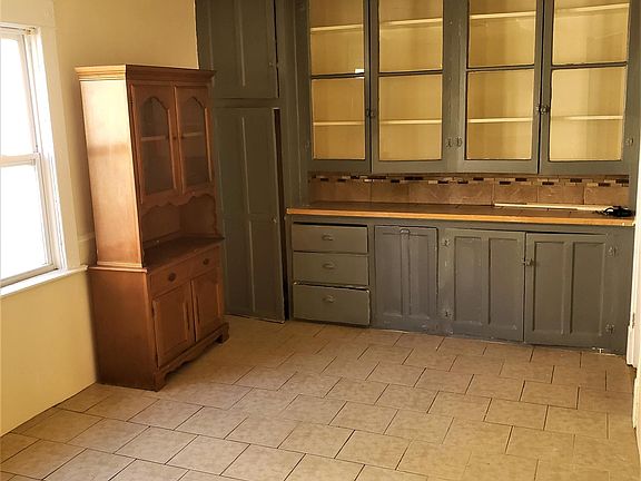 2nd image of 2516 Bailey Ave