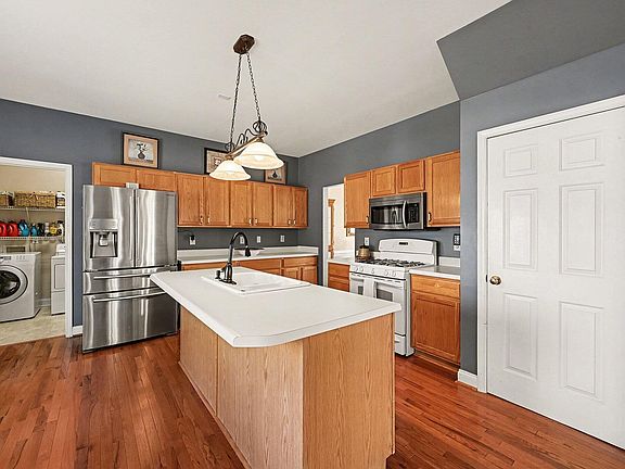 2nd image of 1708 Mystic Dr