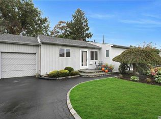 56 Hope Dr, Plainview, NY 11803