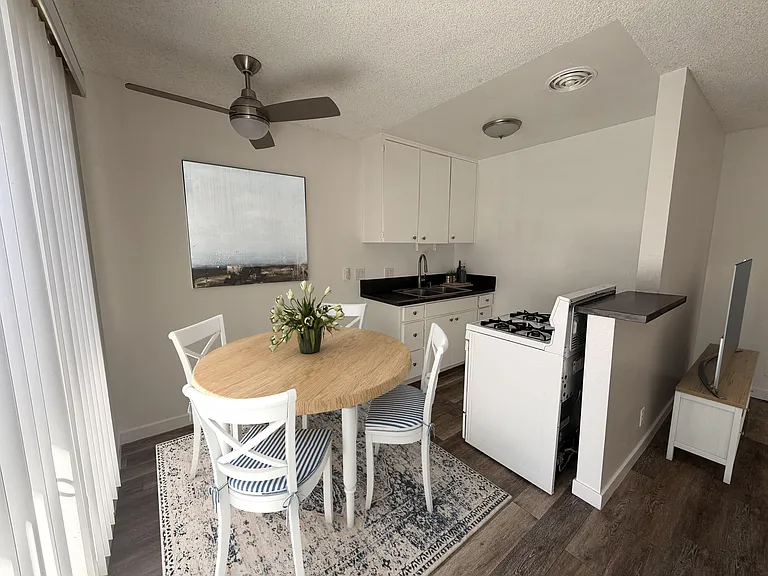 11964 Lindblade St #12 — Photo 3