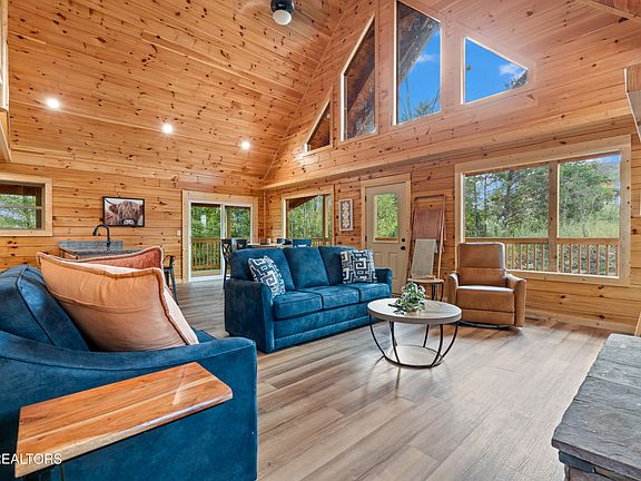 3rd image of 2112 Eagle Feather Dr
