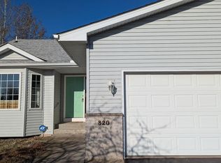 820 Shady Ridge Ln, Braham, MN 55006