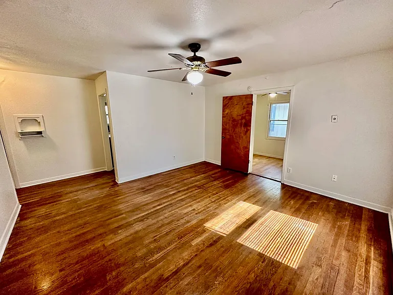 931 Cheatham St — Photo 2