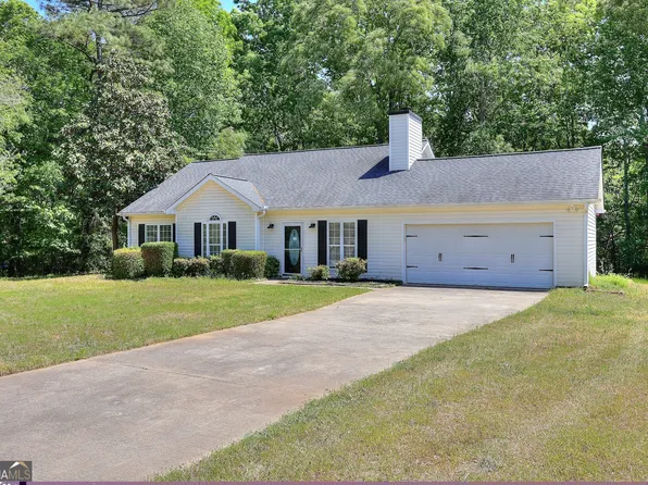 1022 Carriage Way, Loganville, GA 30052
