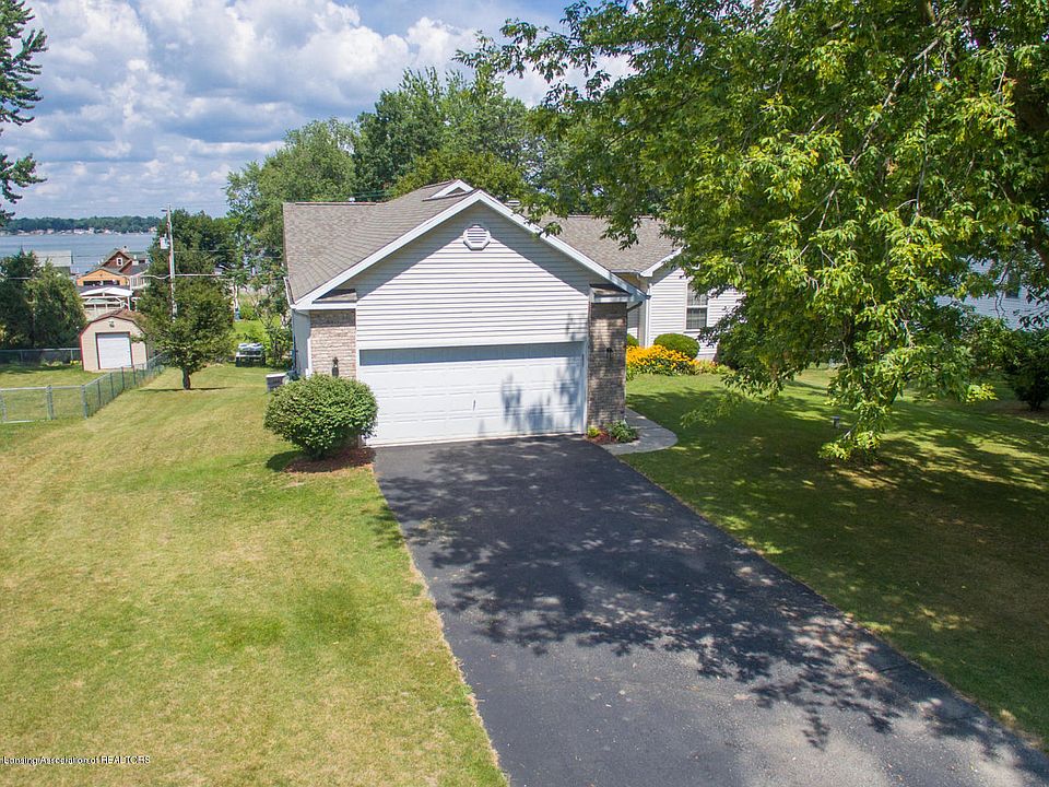 1st image of 590 Ramsey Ln