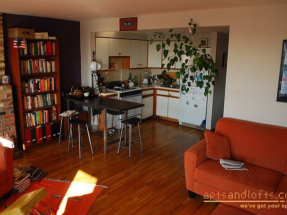 2nd image of 153 Columbia St APT 3