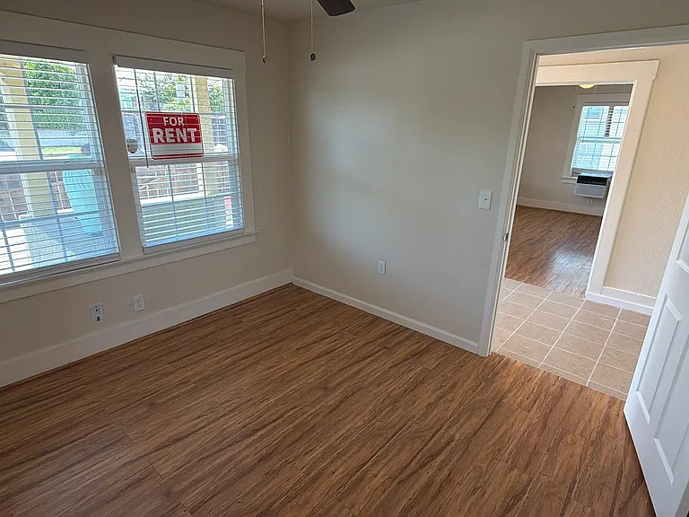 51 E 6th St #1 — Photo 17