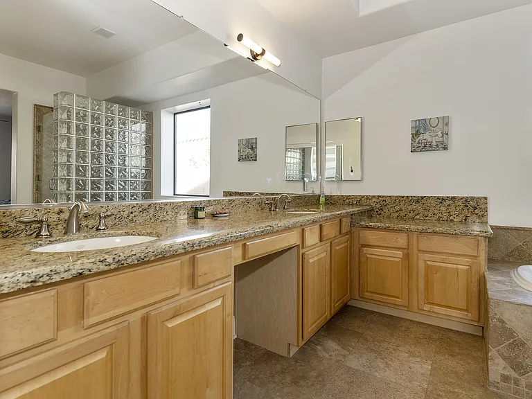 442 W Carob Dr — Photo 25