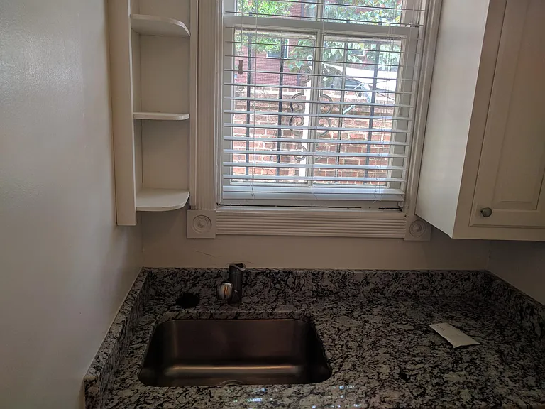 910 Cameron St #2 — Photo 12