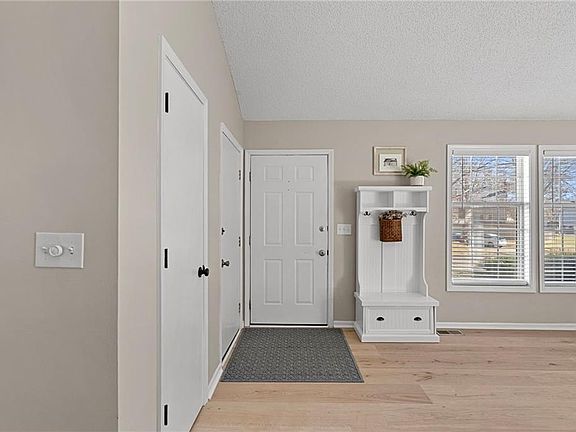 4th image of 7248 Rene St