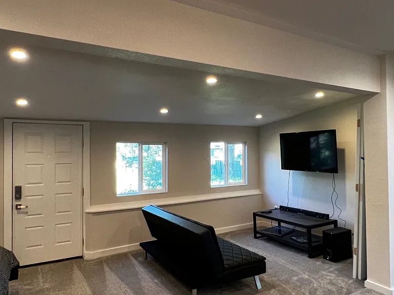 1401 Ames St #B — Photo 9