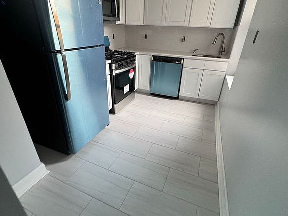 2nd image of 864 Kennedy Blvd APT 31