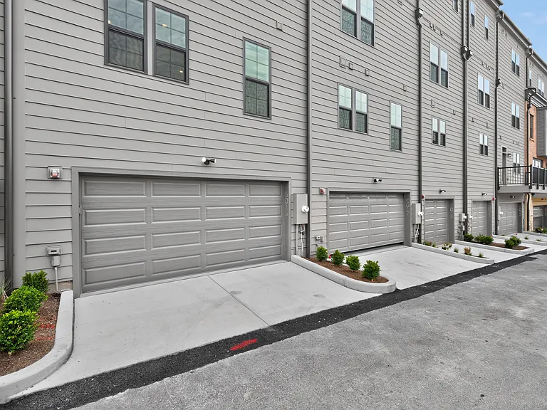 5015 Dulcet Dr — Photo 3