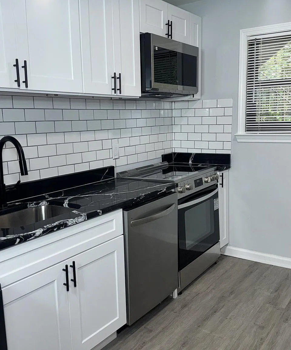 2 bed, 855 sqft, $1,375 — Photo 2
