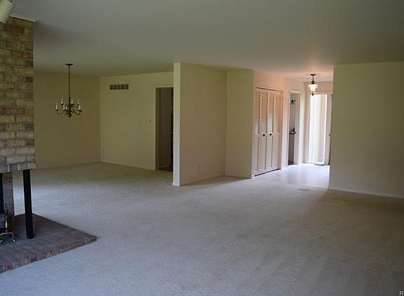 5th image of 7111 Pebble Park Dr #1