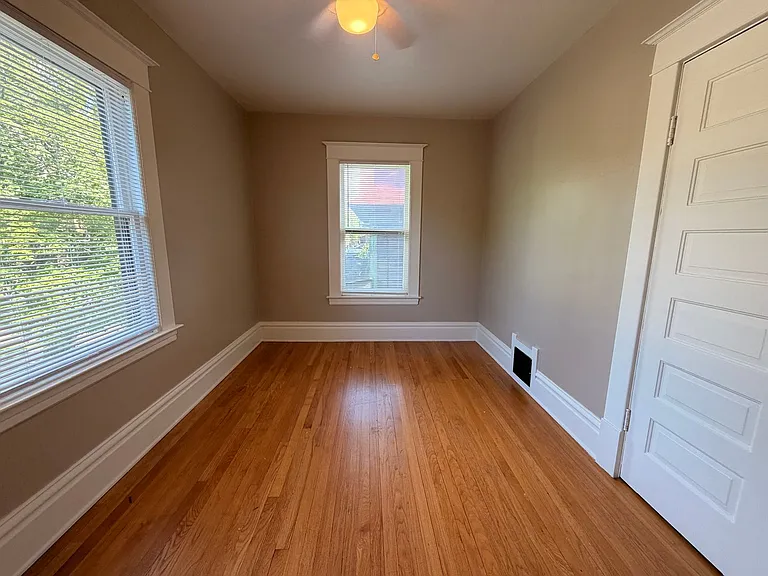 254 Warren Ave SE — Photo 15