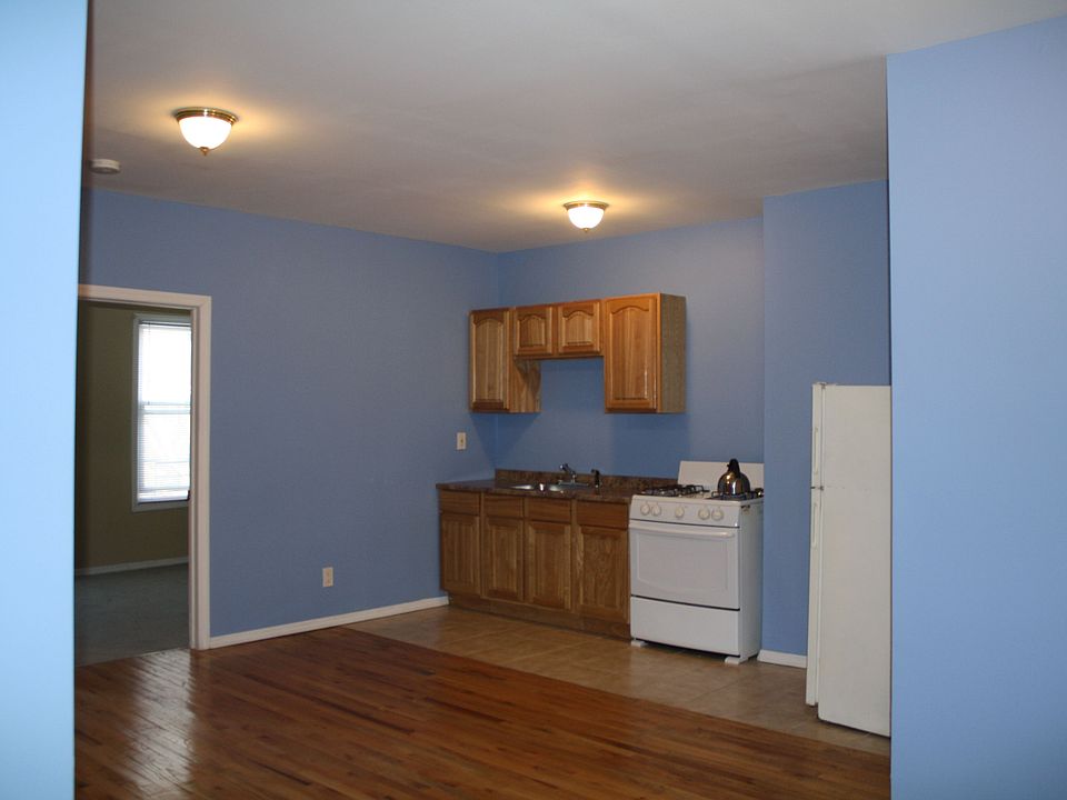 1st image of 2064 Bergen St #2